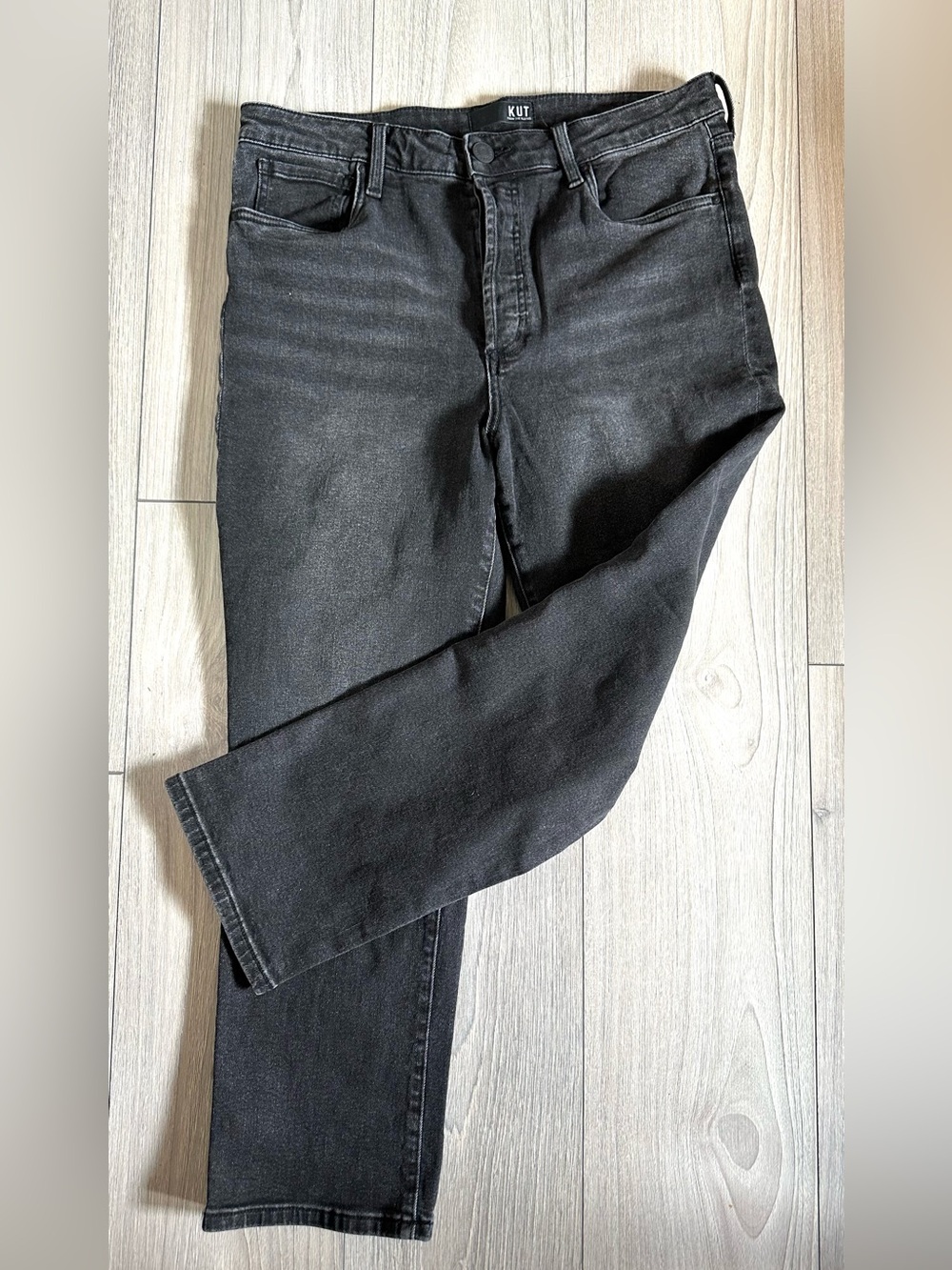 Kut from the Kloth Women’s Rosa Straight Crop Vintage Wash Black Jeans High Rise